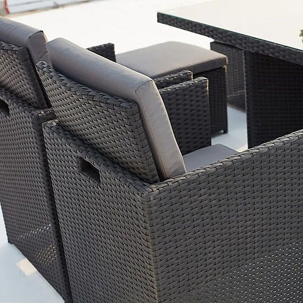 Conjunto de comedor de mimbre para exterior con dos otomanas y cuatro sillones Mesa de comedor - 10D01D