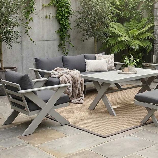 Conjuntos de sofás de salón de exterior de diseño moderno al por mayor con mesa con patas en X y banco - 11C12B